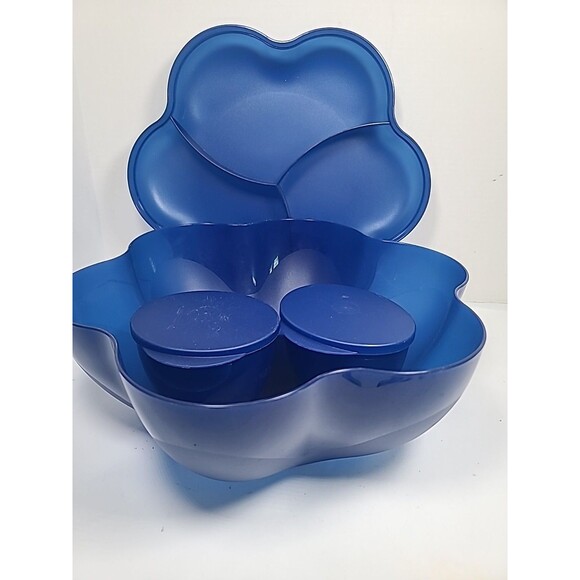 Complete 6 Pc  Tupperware CHIP N Dip Set w/2  Dip BOWLS &LIDS 6 Quart  Blue - Picture 8 of 10